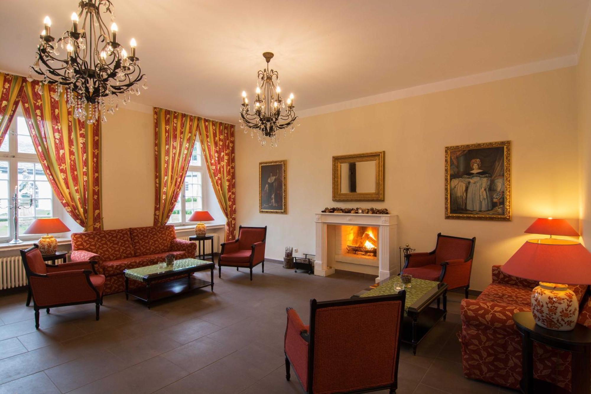 Hotel Schloss Gehrden Brakel Exteriör bild